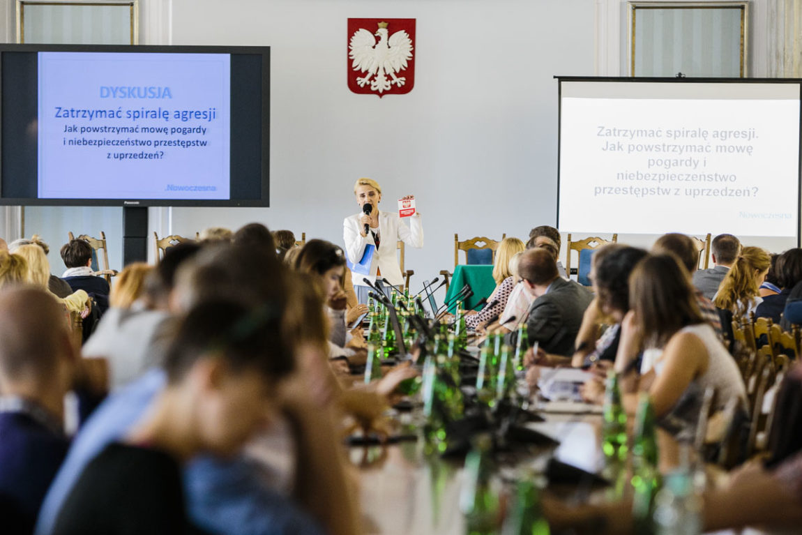 Zatrzymać spiralę agresji. Jak powstrzymać mowę pogardy i niebezpieczeństwo przestępstw z uprzedzeń? Sejmowa debata Nowoczesnej i NGO