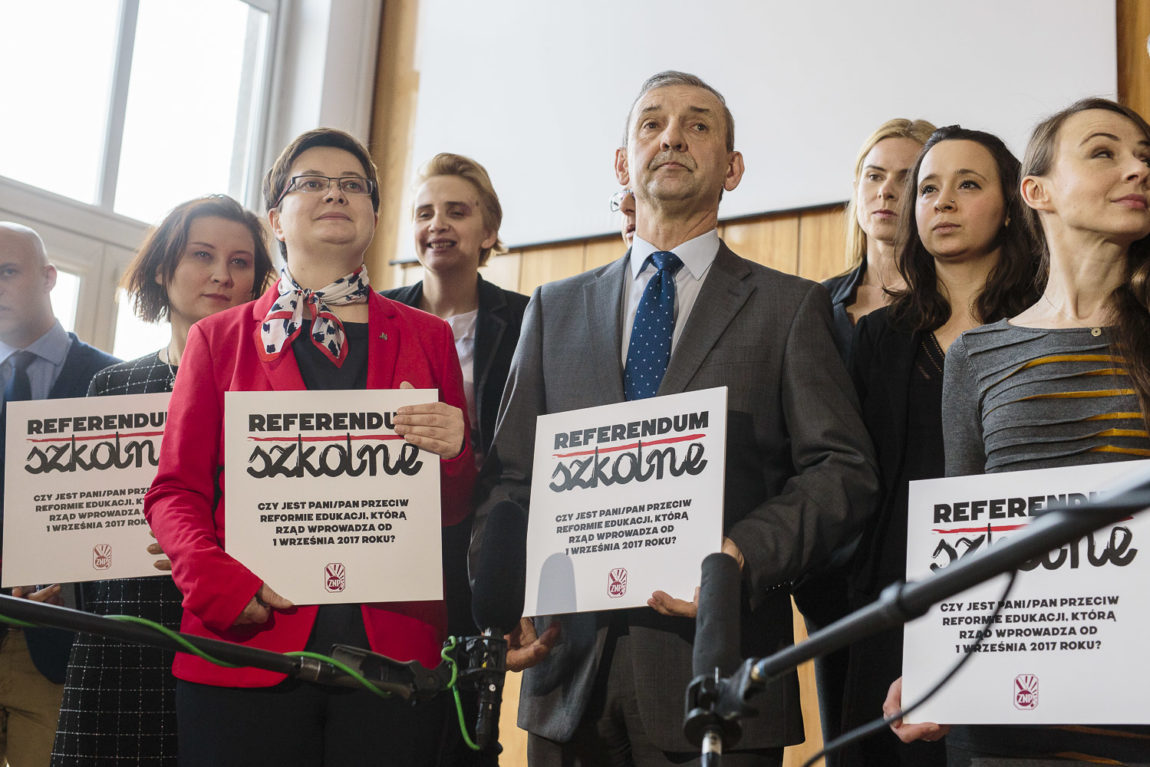 Nowoczesna zbiera podpisy pod wnioskiem o referendum przeciw PiSowskiej reformie oświaty