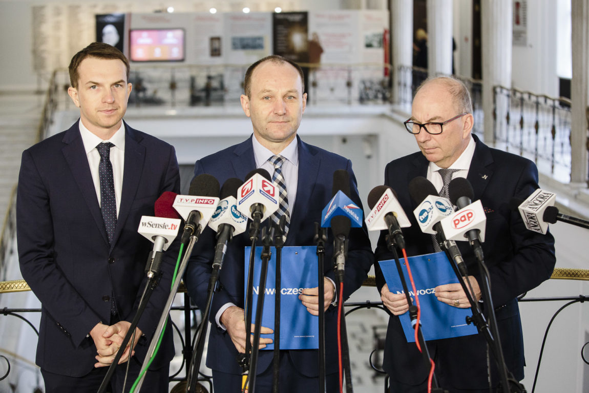 Nowoczesna: Macierewicz to nie jest polityk poważny. Powinien odejść.