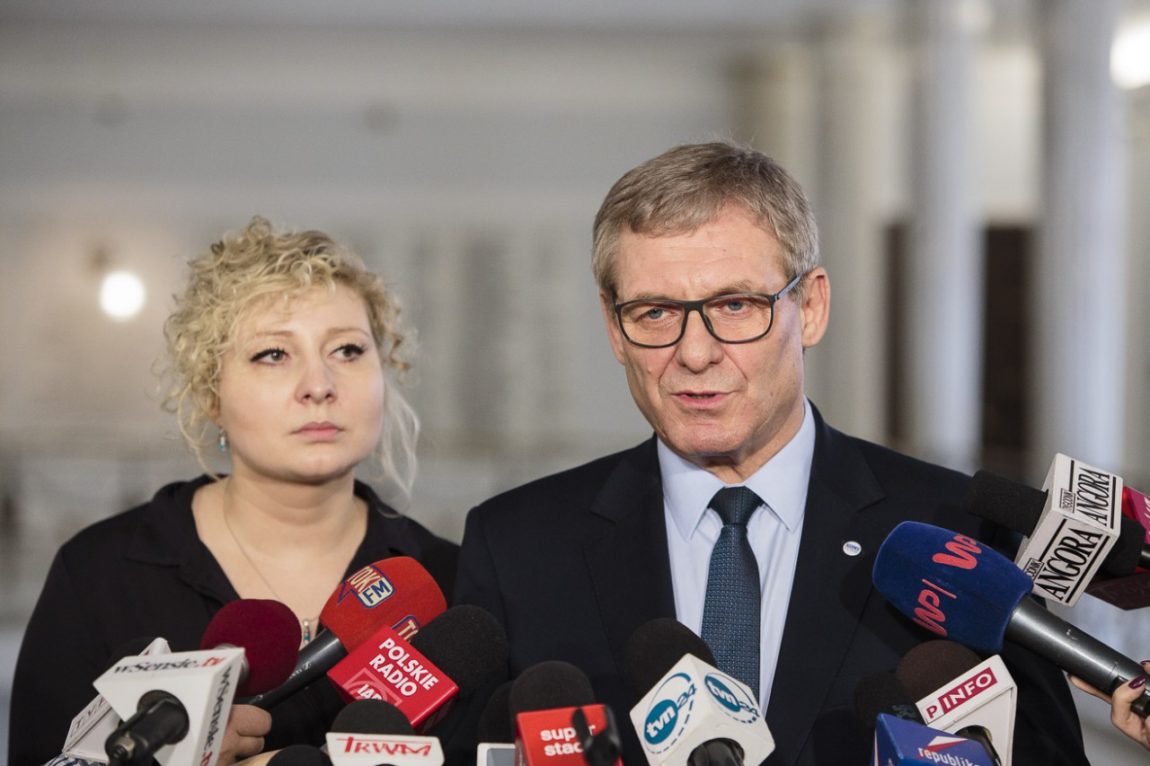 Wniosek Nowoczesnej o przedstawienie przez premier Szydło informacji bieżącej ws. polskiej polityki zagranicznej wobec UE