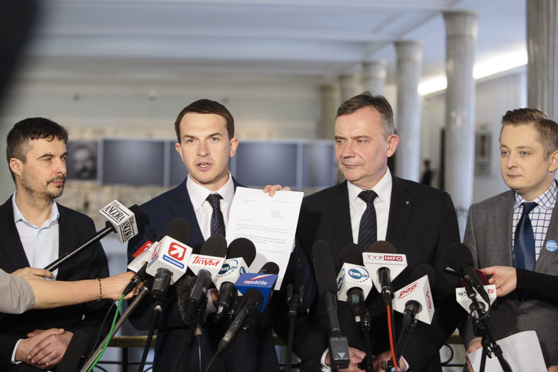 Niech komisja śledcza wyjaśni niejasności ws. przetargu na caracale