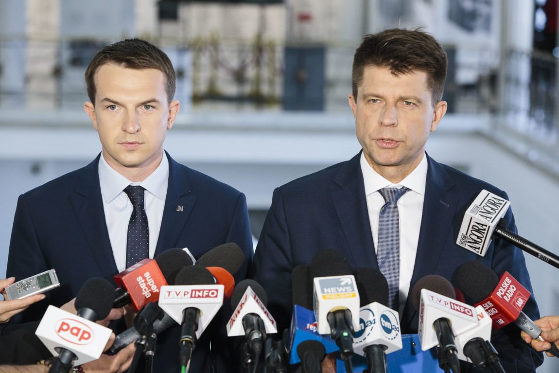 Petru pisze do Kaczyńskiego: Zakończcie organizację miesięcznic smoleńskich.