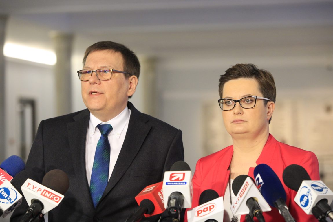 Nowoczesna: Pan minister Radziwiłł igra ze zdrowiem i życiem Polaków.