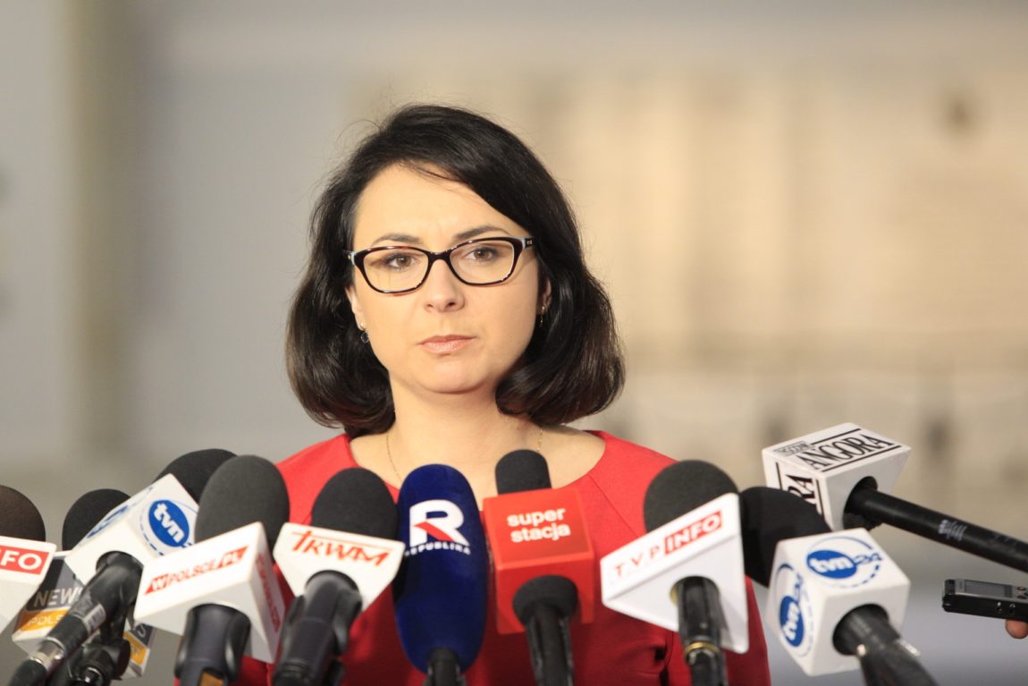 Kamila Gasiuk-Pihowicz składa zawiadomienie o podejrzeniu popełnienia przestępstwa przez Senatora Bonkowskiego.