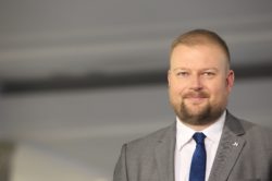 Zembaczyński o Konwencji PiS: Hasło tej konwencji powinno brzmieć – miliony dla swojaków, a grosze dla Polaków.